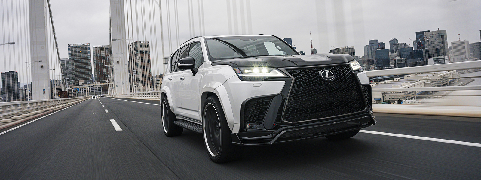 LEXUS LX600