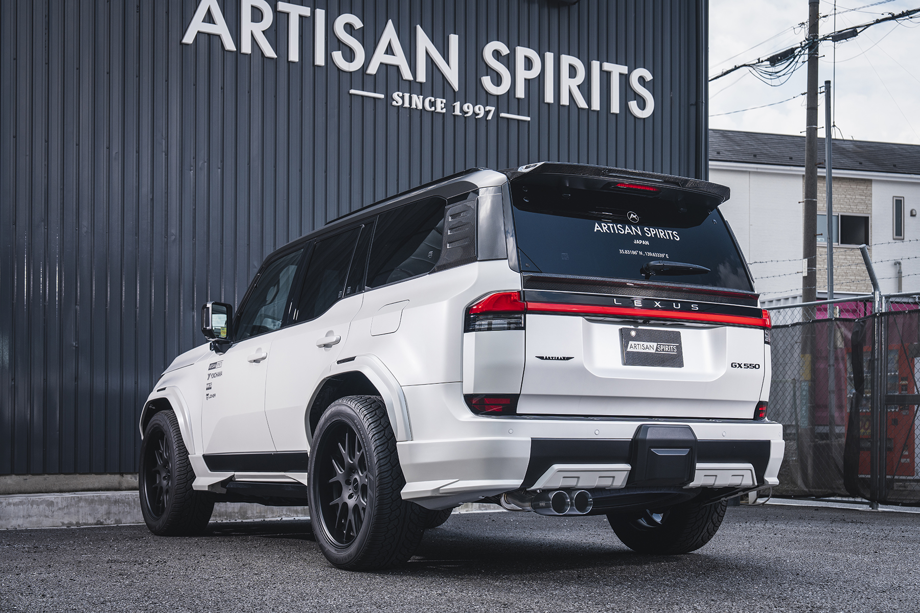 HKS LEGAMAX TRAILMASTER 装着リアビュー | ARTISAN SPIRITS GX550